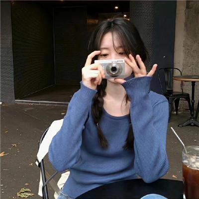 储物柜女孩
